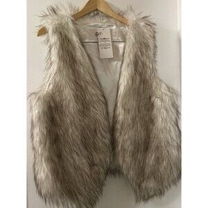 Aukmla  Faux Fur Vest Women’s Black & White Size Large . Closure Really Nice
